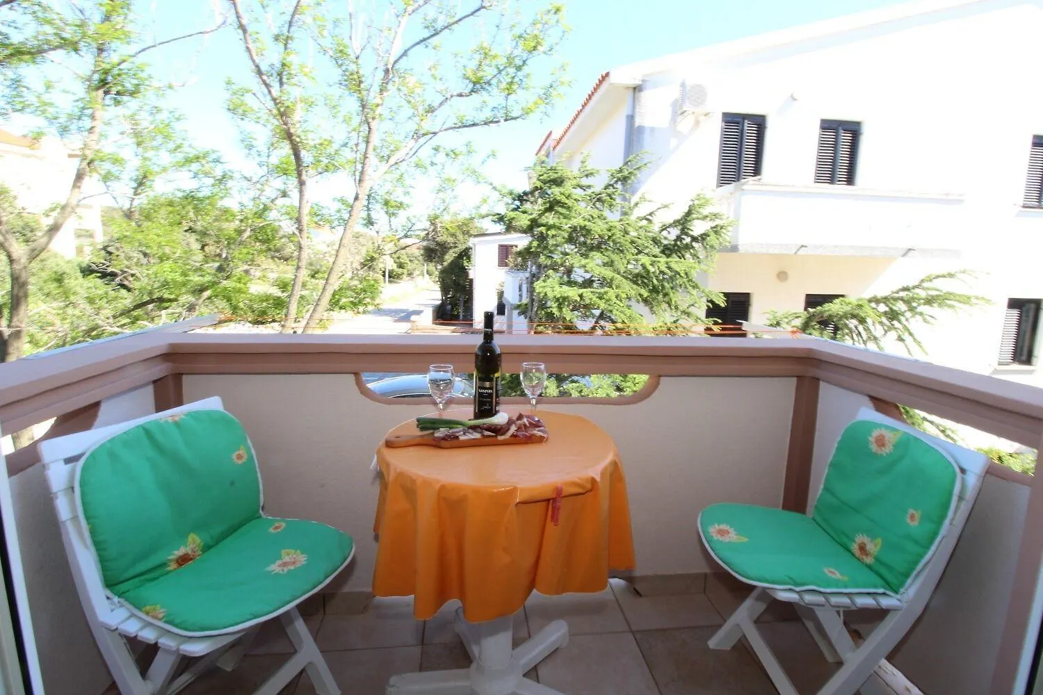 Apartments Mare Mandre 0*,